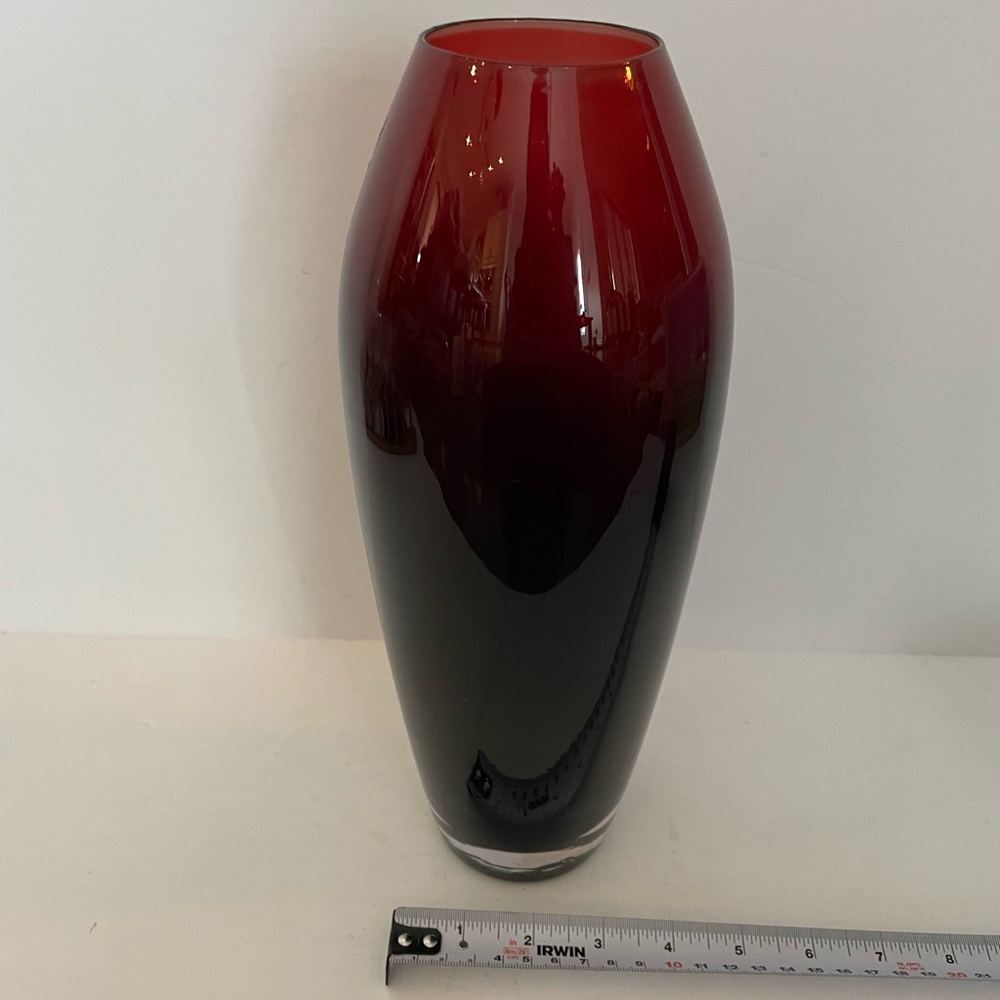 Cranberry red glass tall vase - Picture 1 of 4